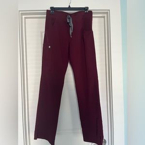 Figs Kade Cargo Scrub Pants - Burgundy size S